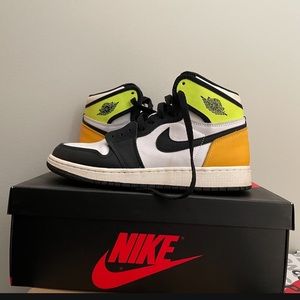Air Jordan 1 Retro High OG Volts